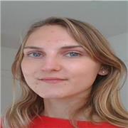 Etudiante offrant des cours d'histoire-géo